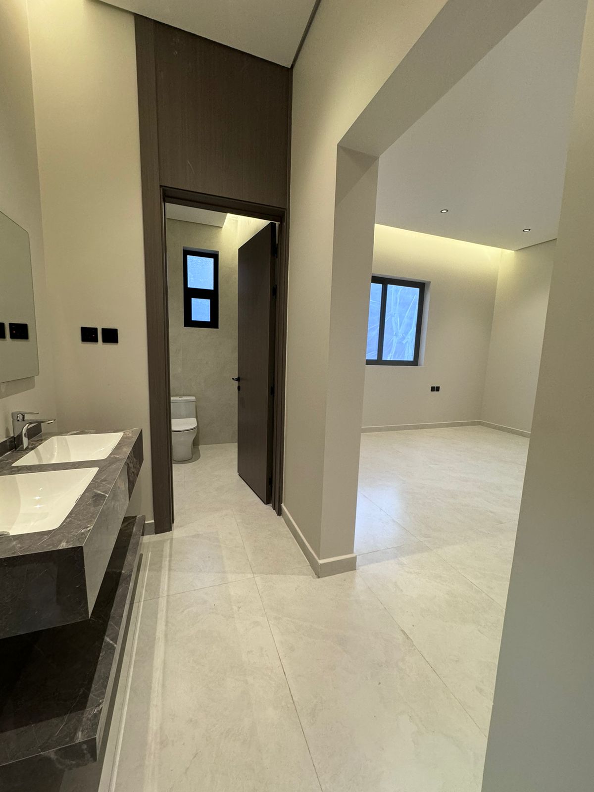 🏠 **For Rent: Two Apartments in a Duplex System (Townhouse)** 
